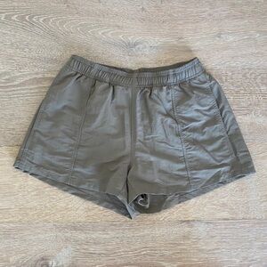 Aritzia Golden Baywatch Shorts in Grey / Turner Taupe XS